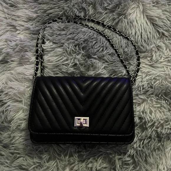 Black Purse - Picture 1 of 3